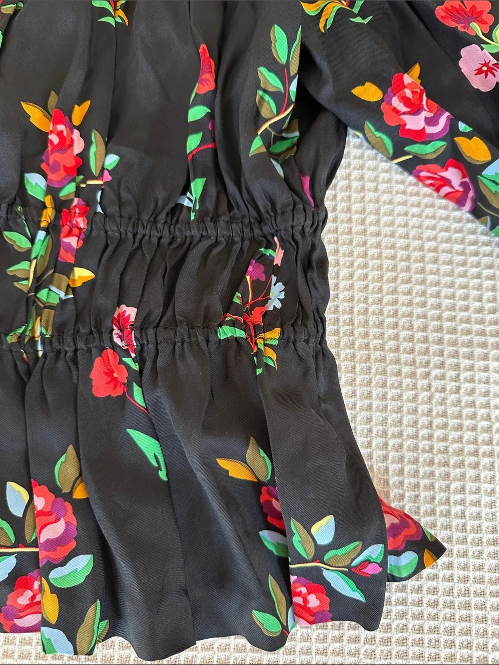 Kate Spade Floral Smocked Waist Blouse Black & Floral sz L